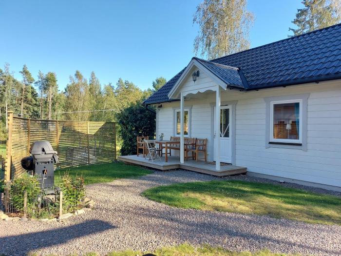 Charming cottage on Kvegero