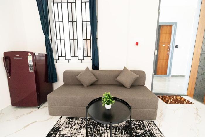 1BHK 2km From Hosa Road Metro with lift 403