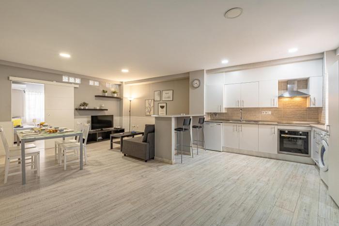 GMC Turistics - The Atarazanas Market House