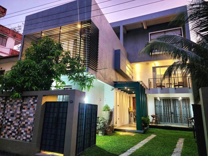 Trendy Terrace Luxury Apartment