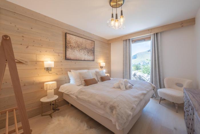 Alpe dHuez Houses - Chez Côme, Nid douillet dans résidence Spa 5 étoiles, skis au pied, avec vue et jardin