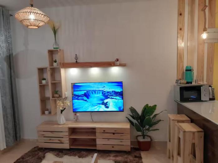 Bgm comfy lovely studio h4