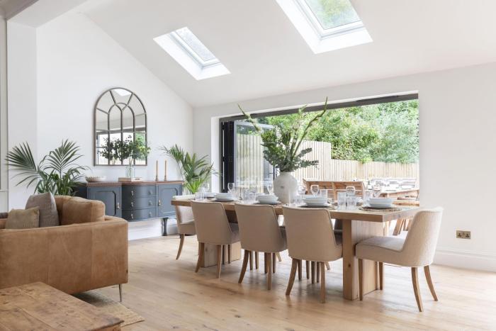 Luxury 6 Bedroom Period Home with Sauna and Gym