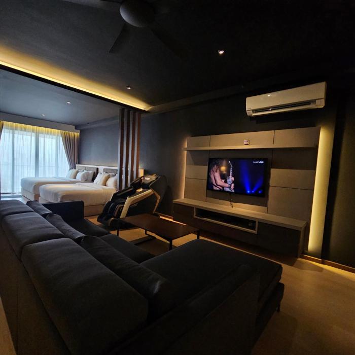 Black Martini Premium Suite