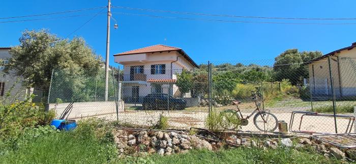 Puccios Little House