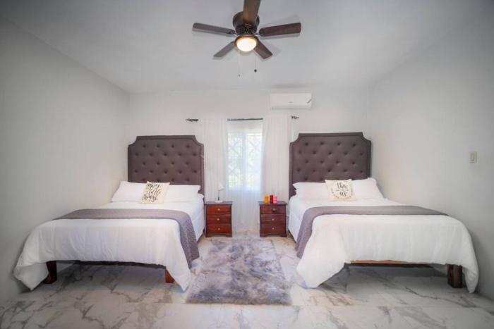 Spacious Runaway Bay Home Near Beach and Dining