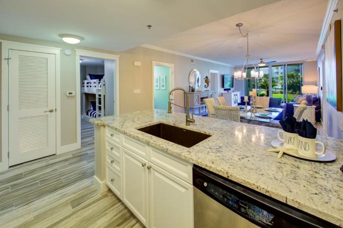 Waterscape A216 - Free Beach Service - Ground floor nearthe action!