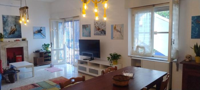 Accogliente casa in centro citta al mare