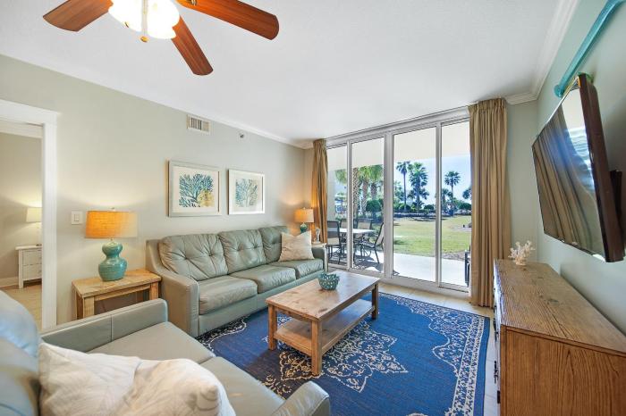 Waterscape C205 - Ground Level Walk Out to Water Oasis - Free Beach Service