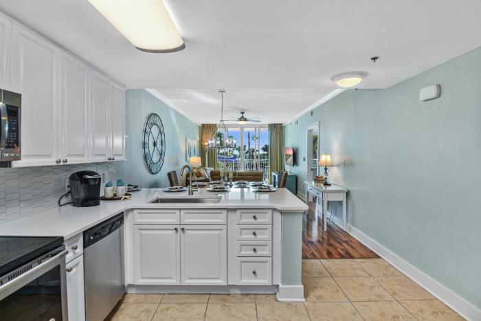 Waterscape C303 - Free Beach Service - Great View of the Resort!