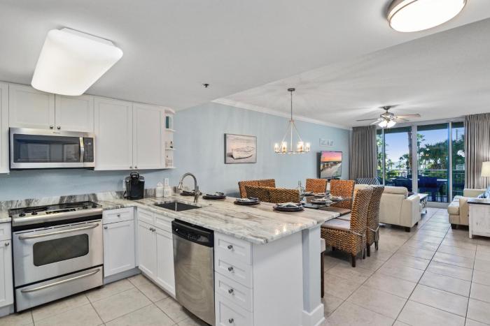 Waterscape C306 - Overlooks Pool and Splash Pad - Free Beach Service