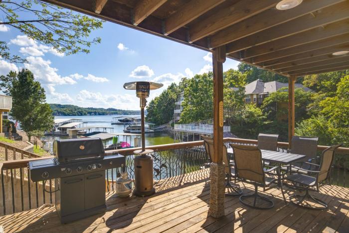 Fire Pit and Private Dock Ozarks Family Escape!