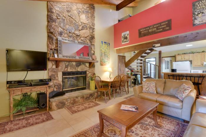 Condo with Grill Access Close to Angel Fire Resort