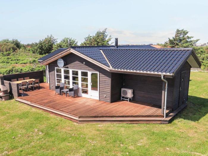 6 person holiday home in Løkken