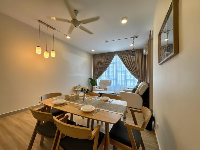 Movie Vibes 2BR4pax Creamy Zen Austin Regency by Our Stay
