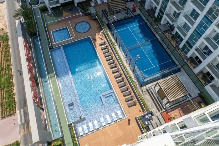 Vogue Vacation Homes, Al Furjan Pearlz by Danube near Ibn Battuta Mall, Three Bedroom plus Kids room Apartment with Balcony and Private pool, Access toAmenities, Walkable to Al Furjan Metro Station