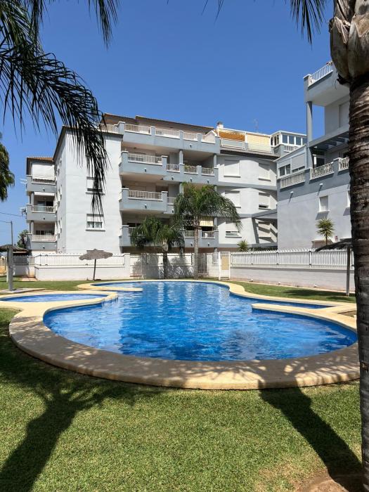 Casa Gloria con gran patio y acceso directo a piscina