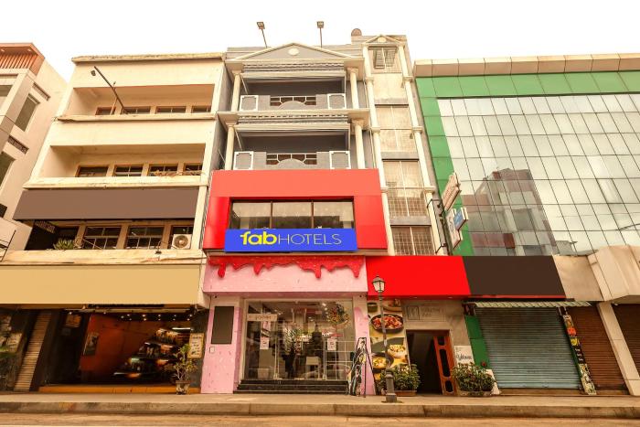 FabHotel Santhi Inn - 500 meters from Promenade Beach