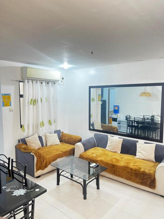 Cozy 3BR Family Home with Shared Pool Access