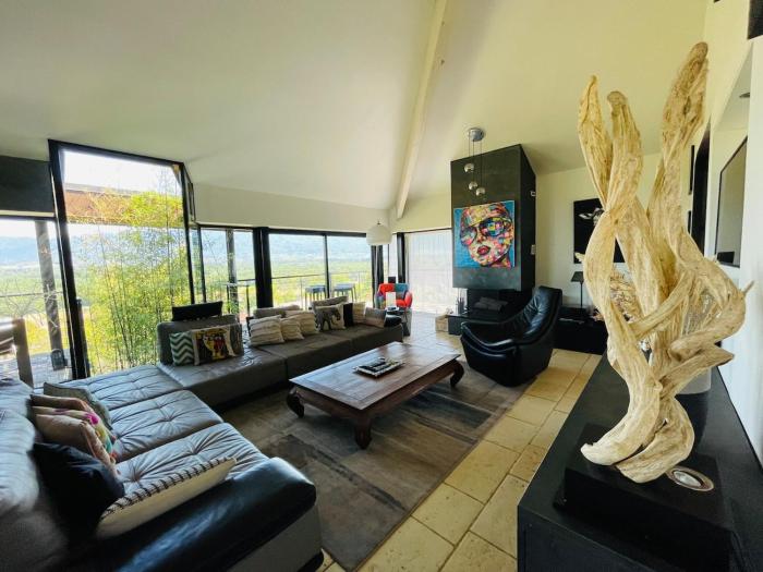 Elegant family villa with pool