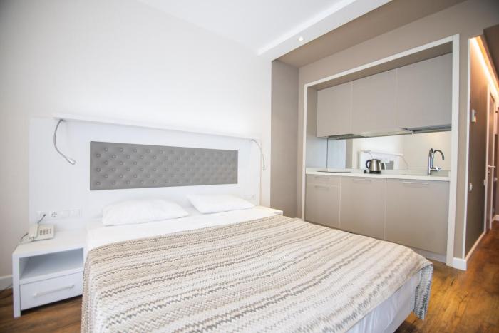 Elegant Apartment with Sea View in Alliance Palace