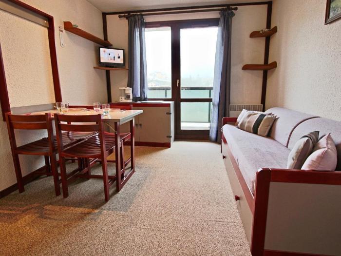 Studio 19m² à Chamrousse avec balcon, parking inclus - FR-1-340-146
