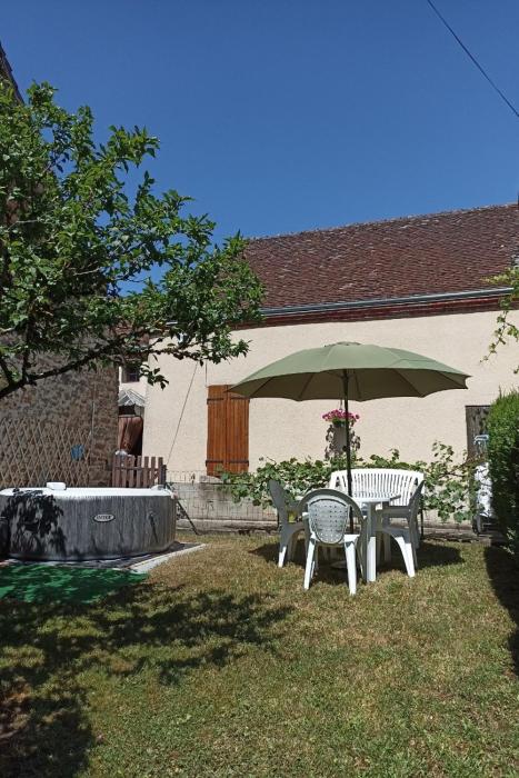 Agréable petite maison de vacances - 3 pers - à la campagne - Chéniers, Creuse