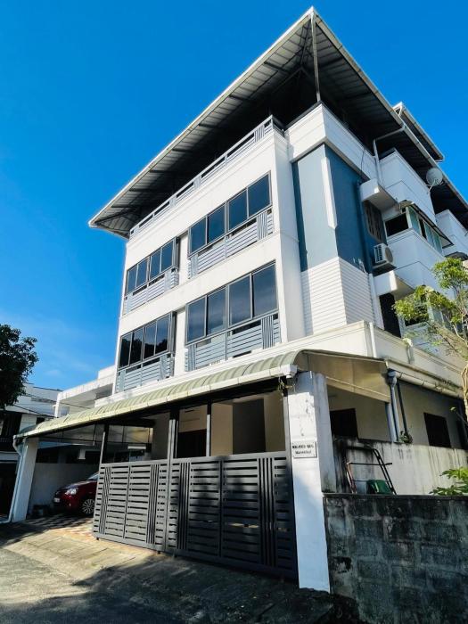 IQ Apartments