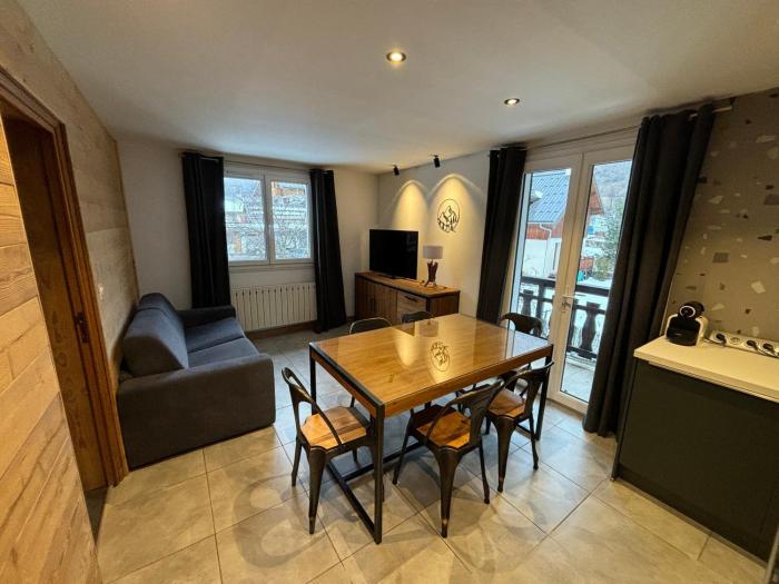 3 pièces, 2 chambres, balcon et parking, pour 6 personnes - FR-1-263-89