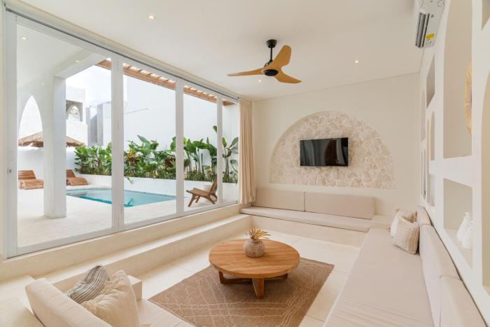 Luxury Surf & Sunset Villa in Uluwatu - 3BR Mediterranean Style