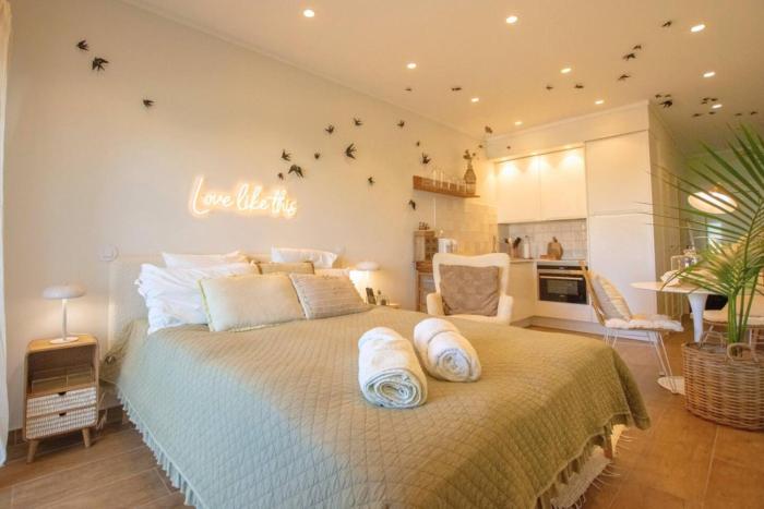 Stylish Studio Overlooking Lagos Marina - Mid-Term