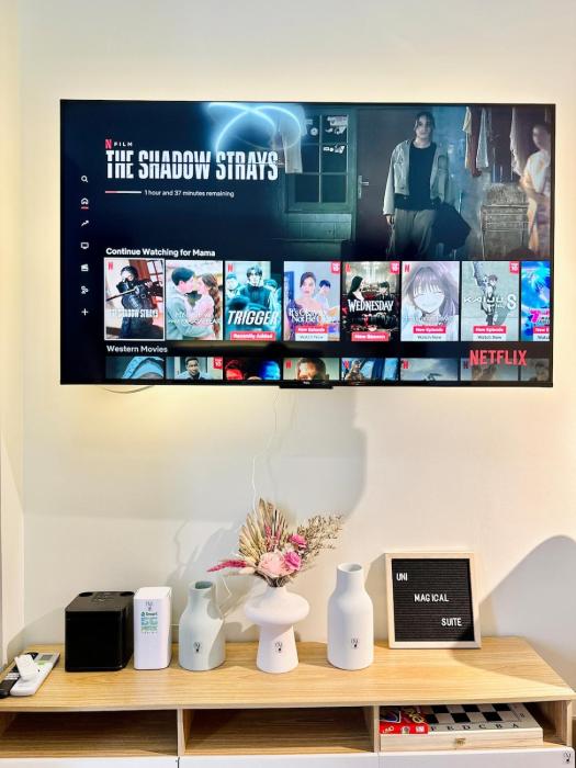 Twin Lakes Tagaytay - Uni Magical Suite