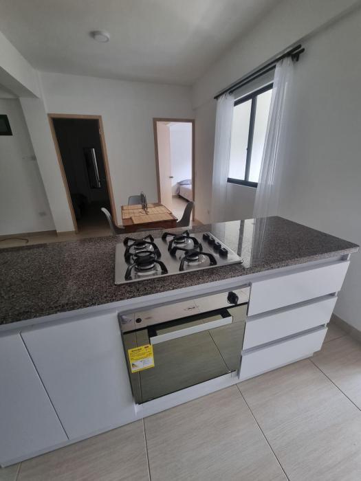 apartamento acogedor, ambiente tranquilo, y muy central en segundo piso