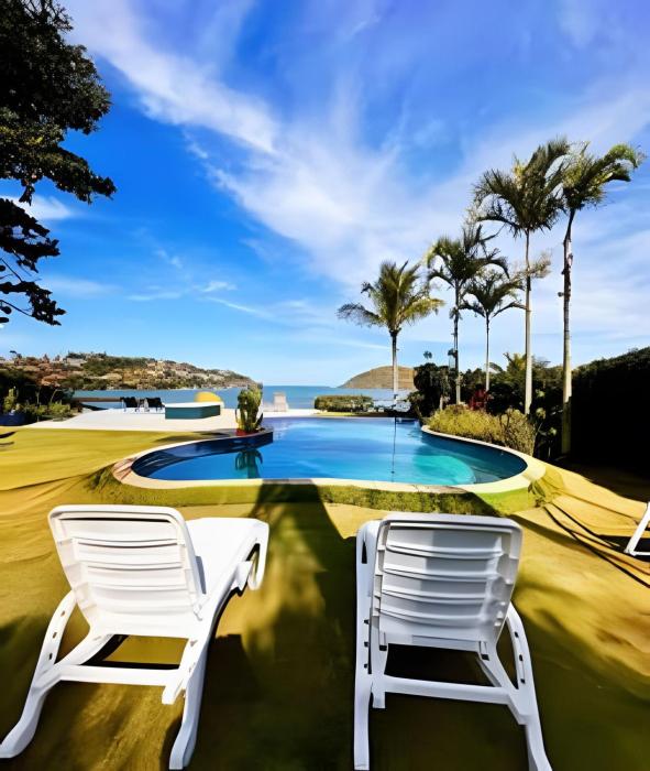 Mansão Casa Búzios Ferradura 5 Suítes, Pé na areia