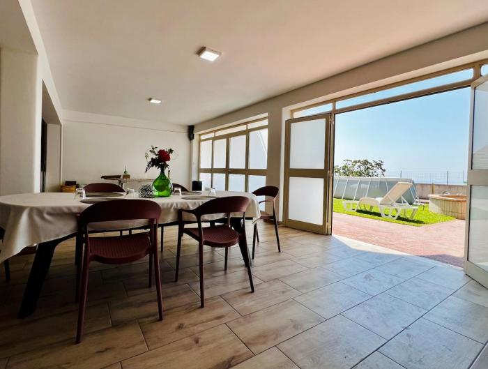 Domus Apartment in villa, swimming pool and private parking