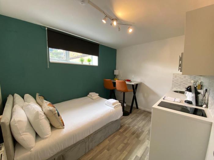 Bright and Compact Studio in the heart of London