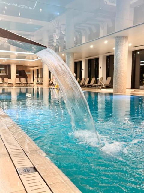 Nadmorskie Tarasy Apartament SORRENTO z garażem,basen, sauna,jacuzzi