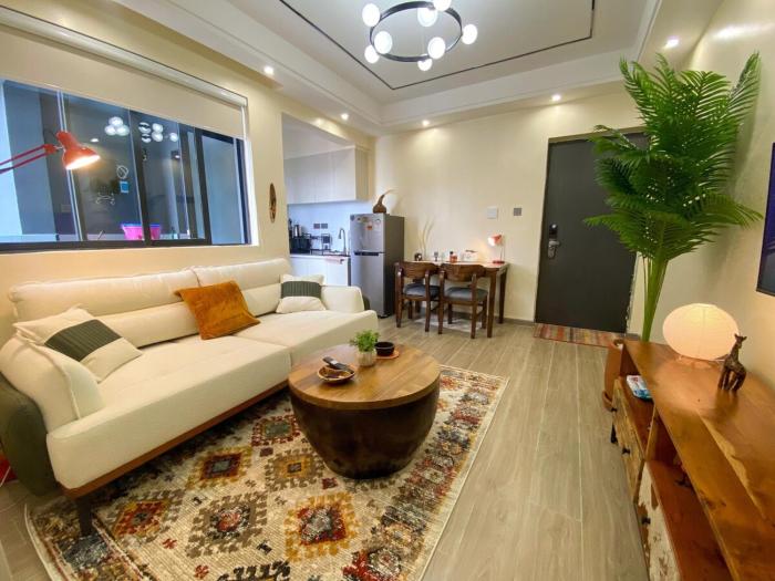 17th-Floor 1BR with Pool & City View near Yaya Centre