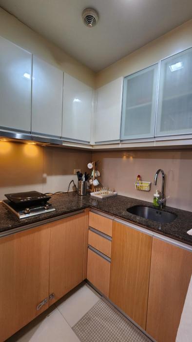 Hauze of B&Y - 81 Newport Blvd across T3