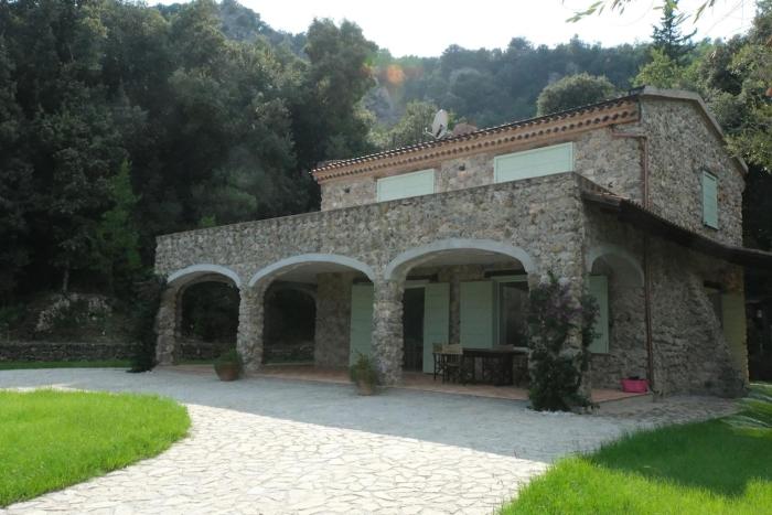 The Wonder 400m from the Sea