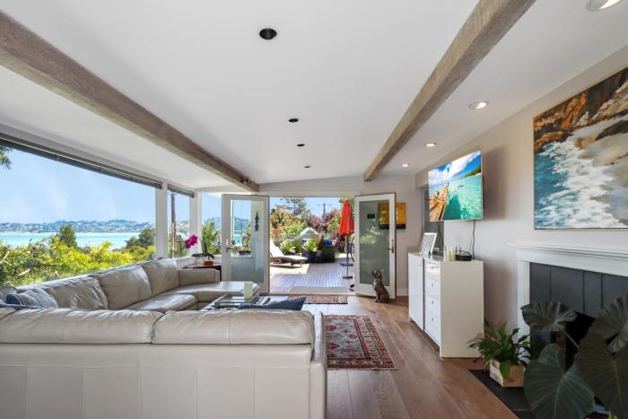 Stunning Accessible View Home W Lift in Sausalito