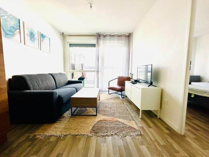 Agréable 2 pièces avec balcon et Parking transports by immo kit bnb