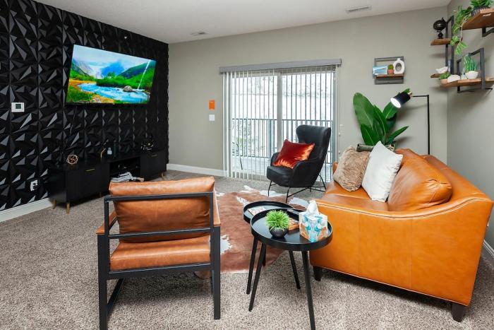 Exclusive, Pool, Massage Chair, Jordan Creek