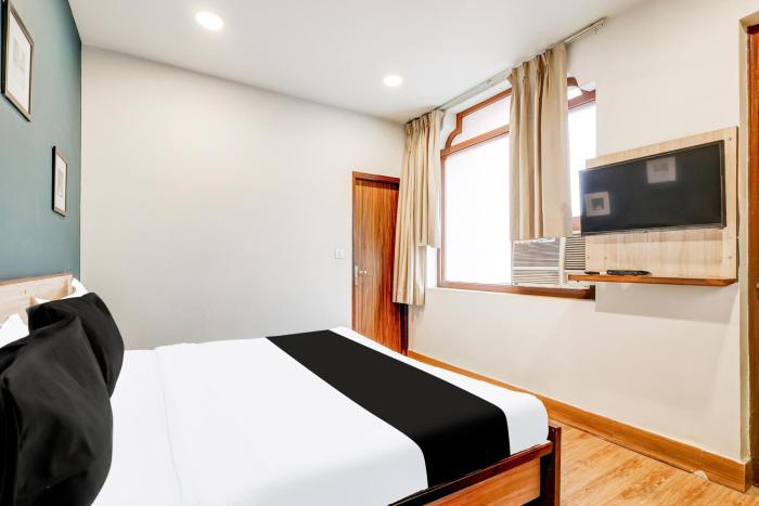 Super Collection O Palam Near Railway Station