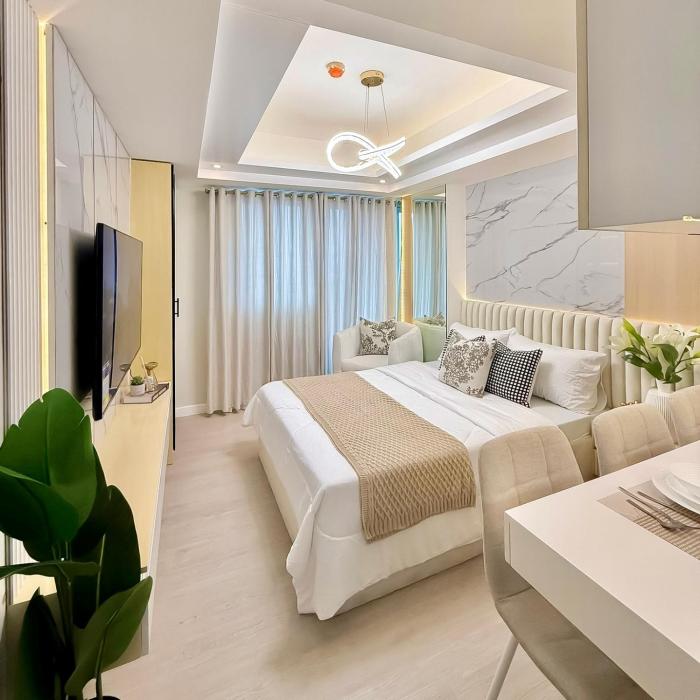 Mira Solana at Azure North Pampanga