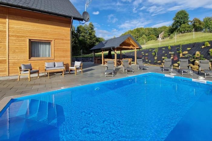 Holiday Home in Wi niowa with Pool and Forest