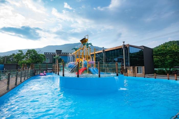 Gapyeong T N Pastel Glamping Caravan