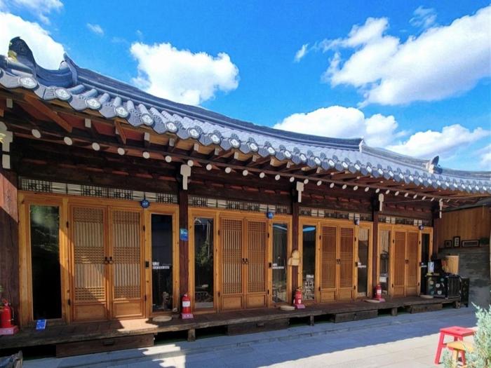 Hanok Saehamanoh