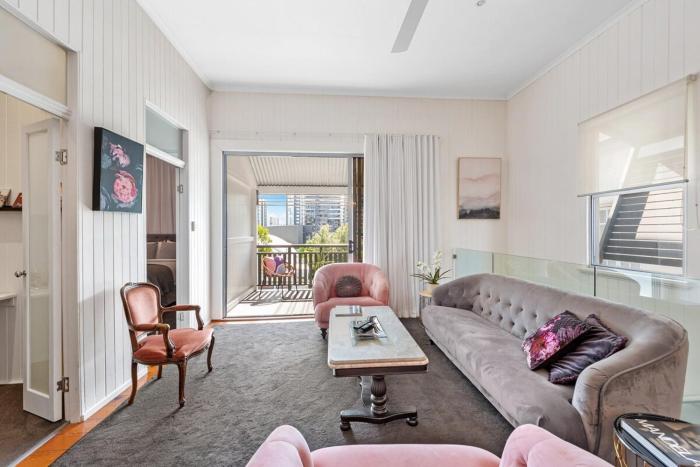 Luxe Inner-City Home with City Views - Teneriffe