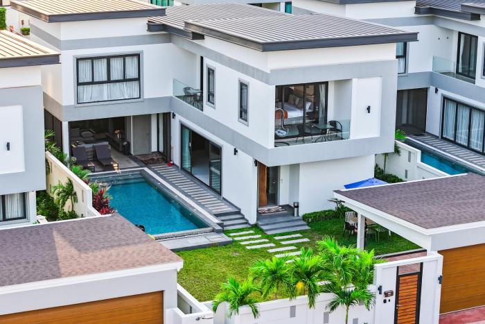 Serenity lux Pool Villa in Jomtien 6BR & 5 Mins to Beach 豪華六臥獨棟泳池別墅 中天海灘